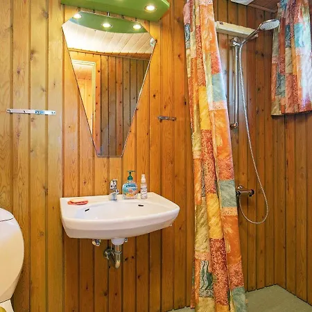 6 Person Holiday In *